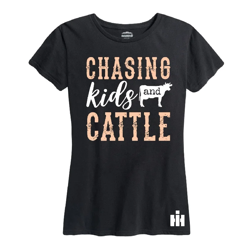 International Harvester™ - Kids and Cattle - Women's Short Sleeve T-Shirt Striped Floral Plaid