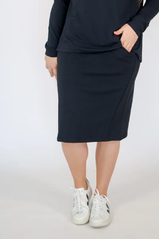 Sweat Skirt 25"-Black leather skirt refined